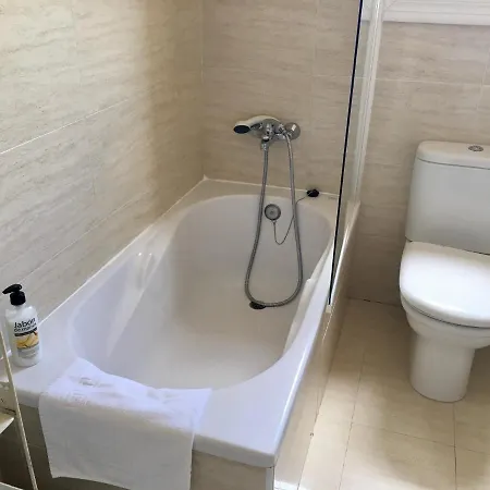 Cabarceno Vacacional Casa Pedro * La Abadilla