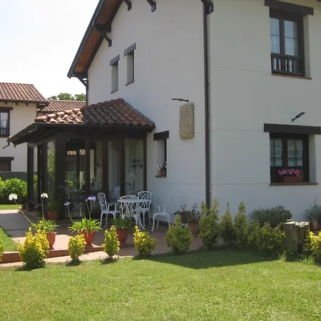 Cabarceno Vacacional Casa Pedro Holiday home La Abadilla