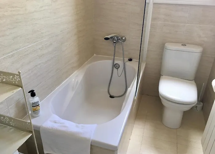 Cabarceno Vacacional Casa Pedro * La Abadilla